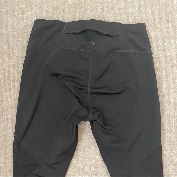 Athleta Crop Leggings Womens Small Black Mesh Panels Capri Yoga Pants - Picture 11 of 11